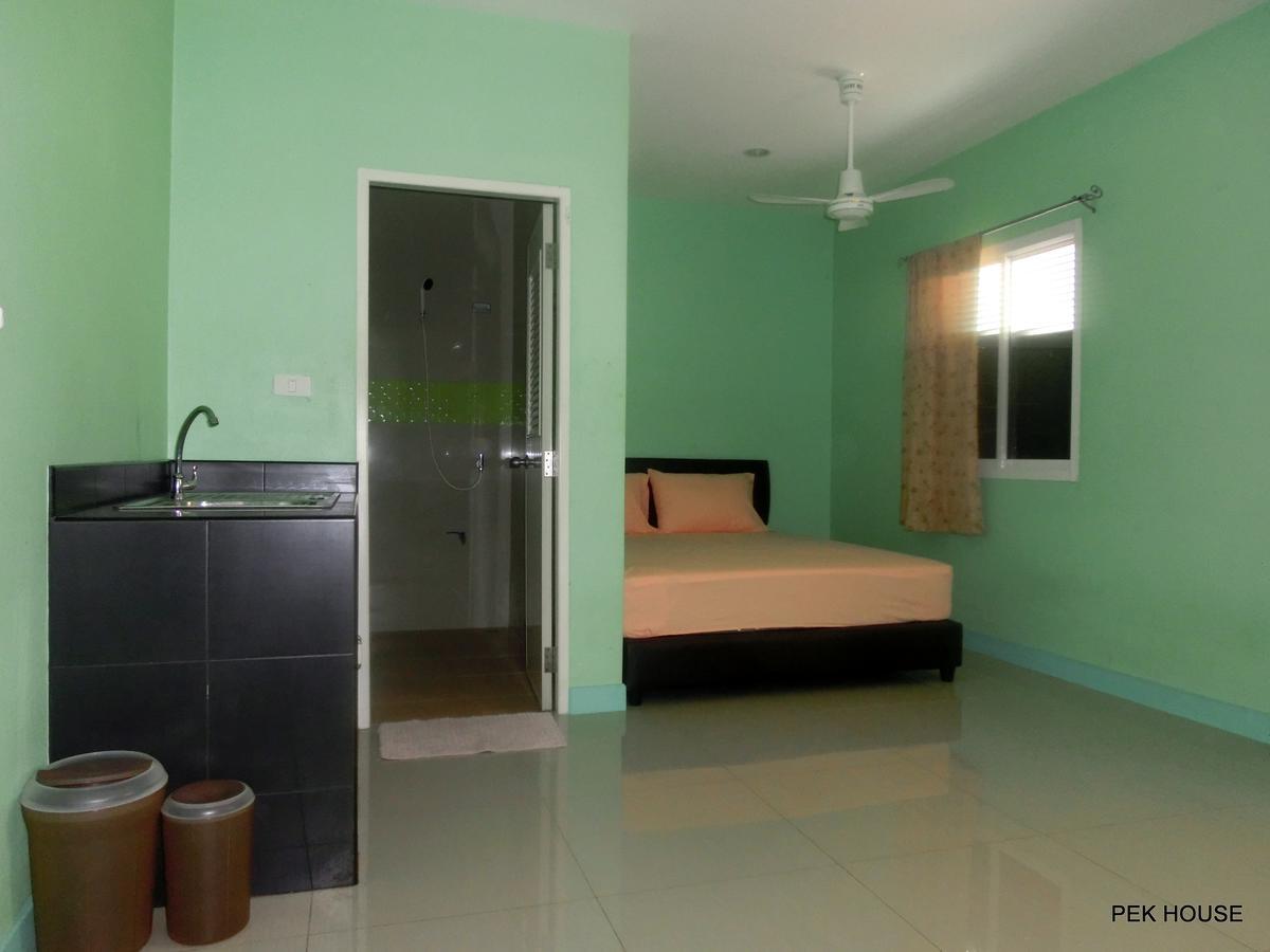 Appartement Pek House à Phuket Extérieur photo